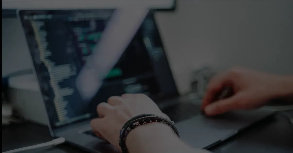 Tailwind CSS: Más Allá del CSS Tradicional – Ventajas, Casos de Uso y Guía de Implementación